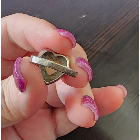 Heart Shaped Mother of Pearl and Marcasite Sterling Silver Ring – Size 7 - Picture 3 of 6